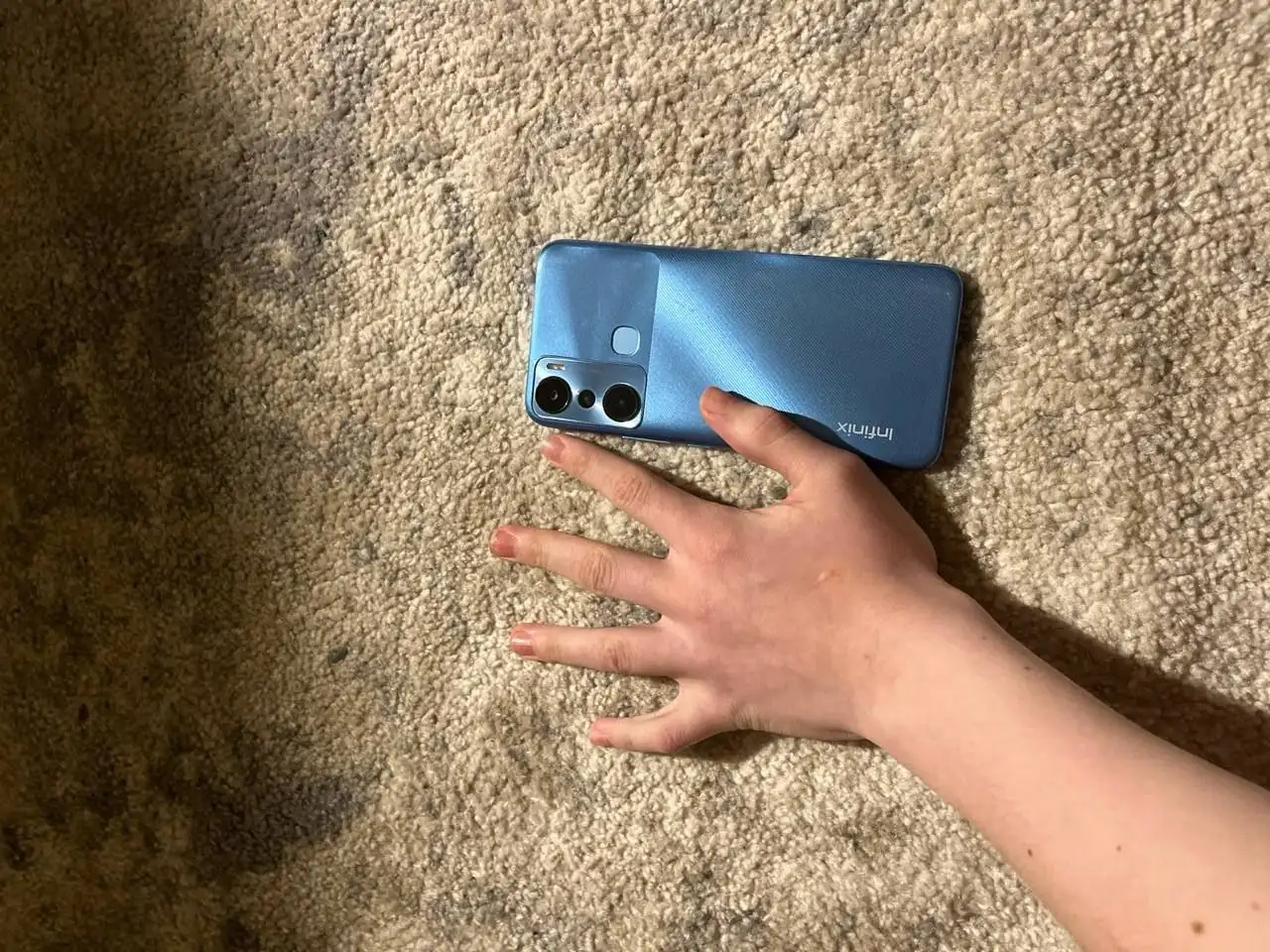 Телефон с паролем - Электроника (Барахолка) в Чебоксары