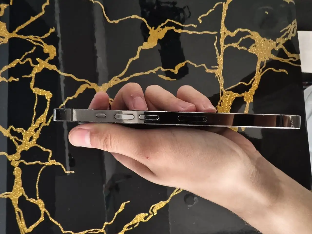 iPhone 13 Pro 256GB с мелкими сколами - Смартфоны (Электроника) в Чебоксары