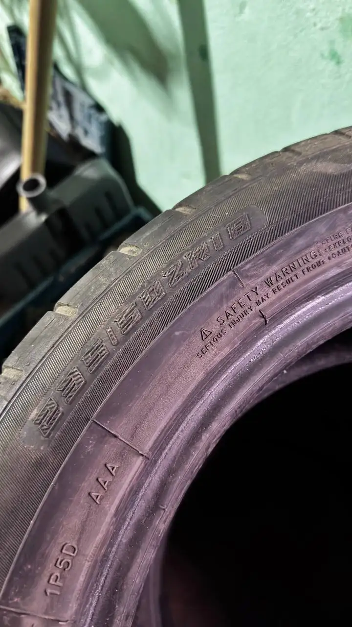Продам резину 235/50 r18 - Шины и диски (Авто) в Чебоксары
