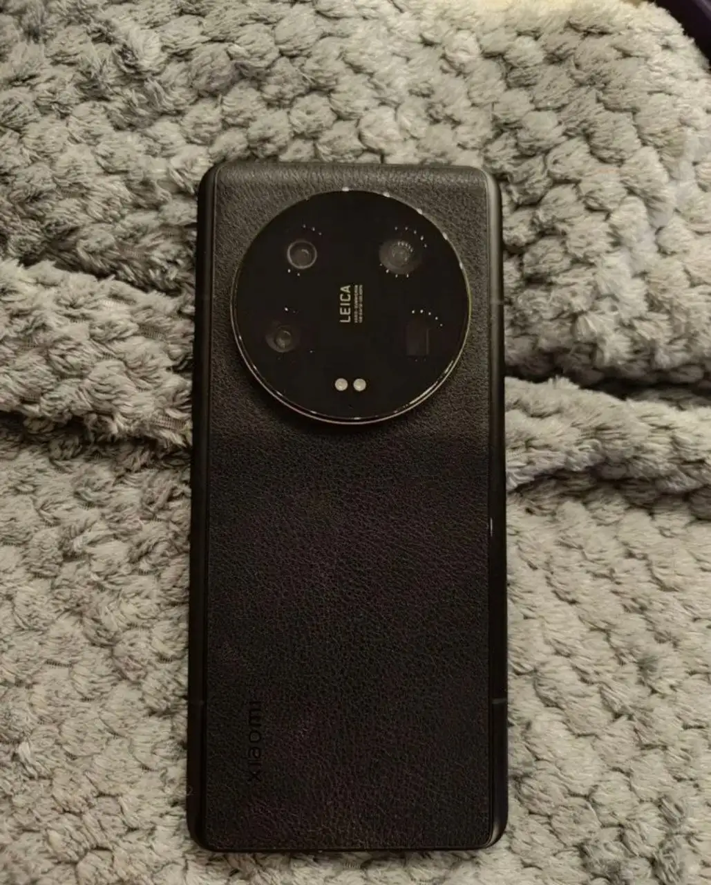 Xiaomi 13 Ultra 12/256 черный с дефектами - Смартфоны (Электроника) в Чебоксары