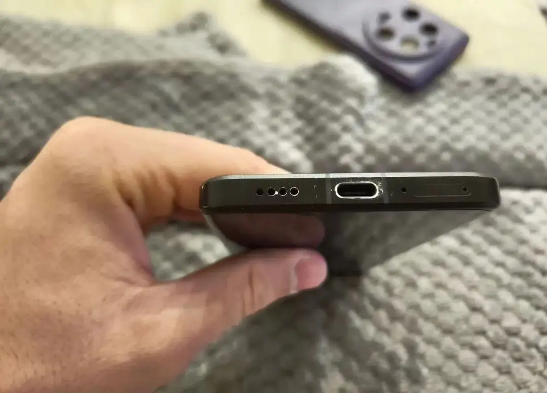 Xiaomi 13 Ultra 12/256 черный с дефектами - Смартфоны (Электроника) в Чебоксары