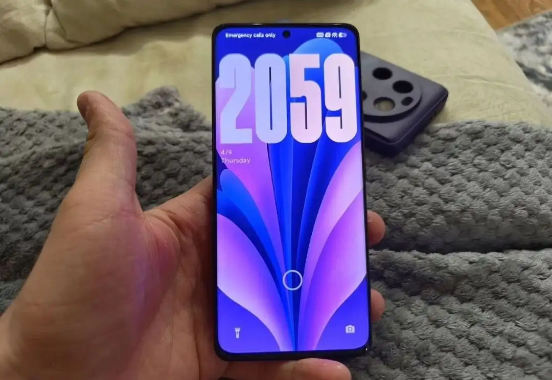 Xiaomi 13 Ultra 12/256 черный с дефектами - Смартфоны (Электроника) в Чебоксары