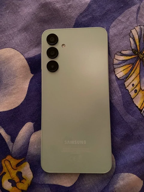 Продам телефон с коробкой и чеками - Графические планшеты в Чебоксары