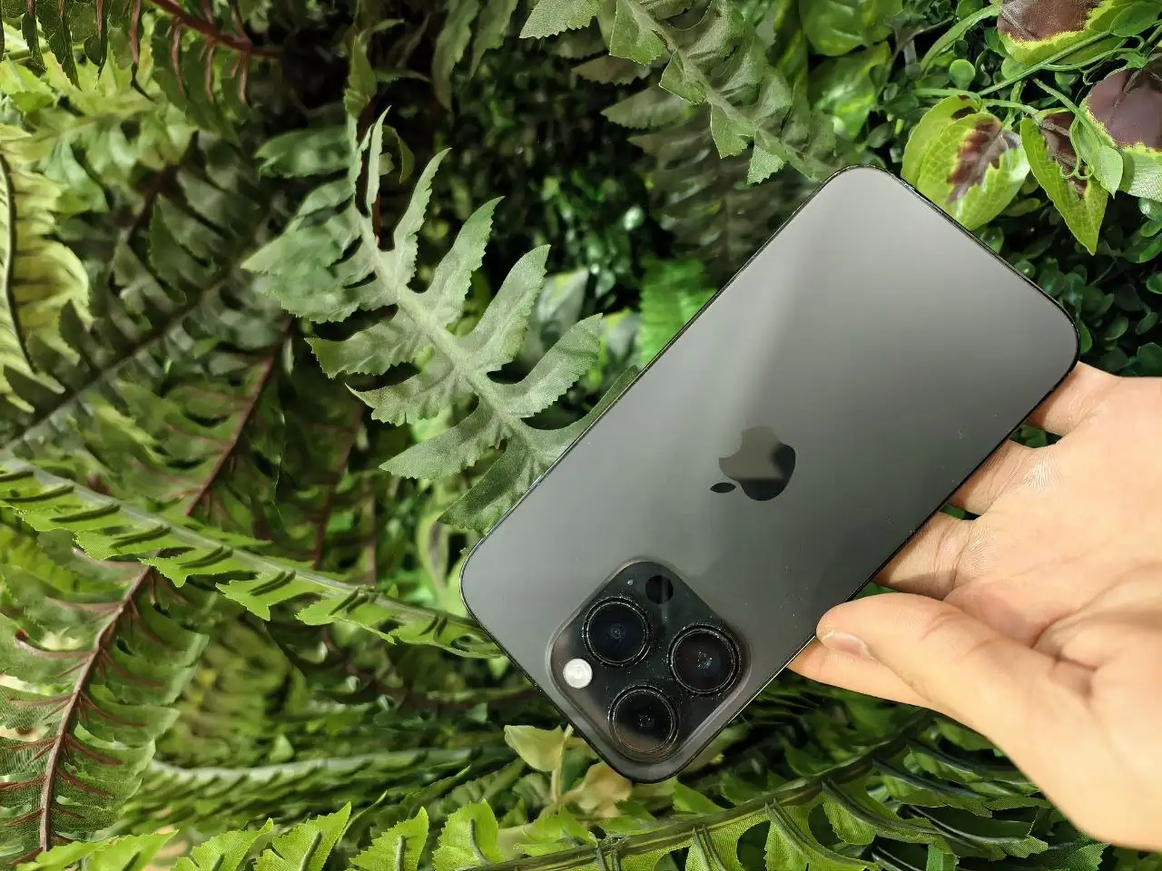 Продаю iPhone 14 Pro 256GB с дефектом экрана - Смартфоны (Электроника) в Чебоксары