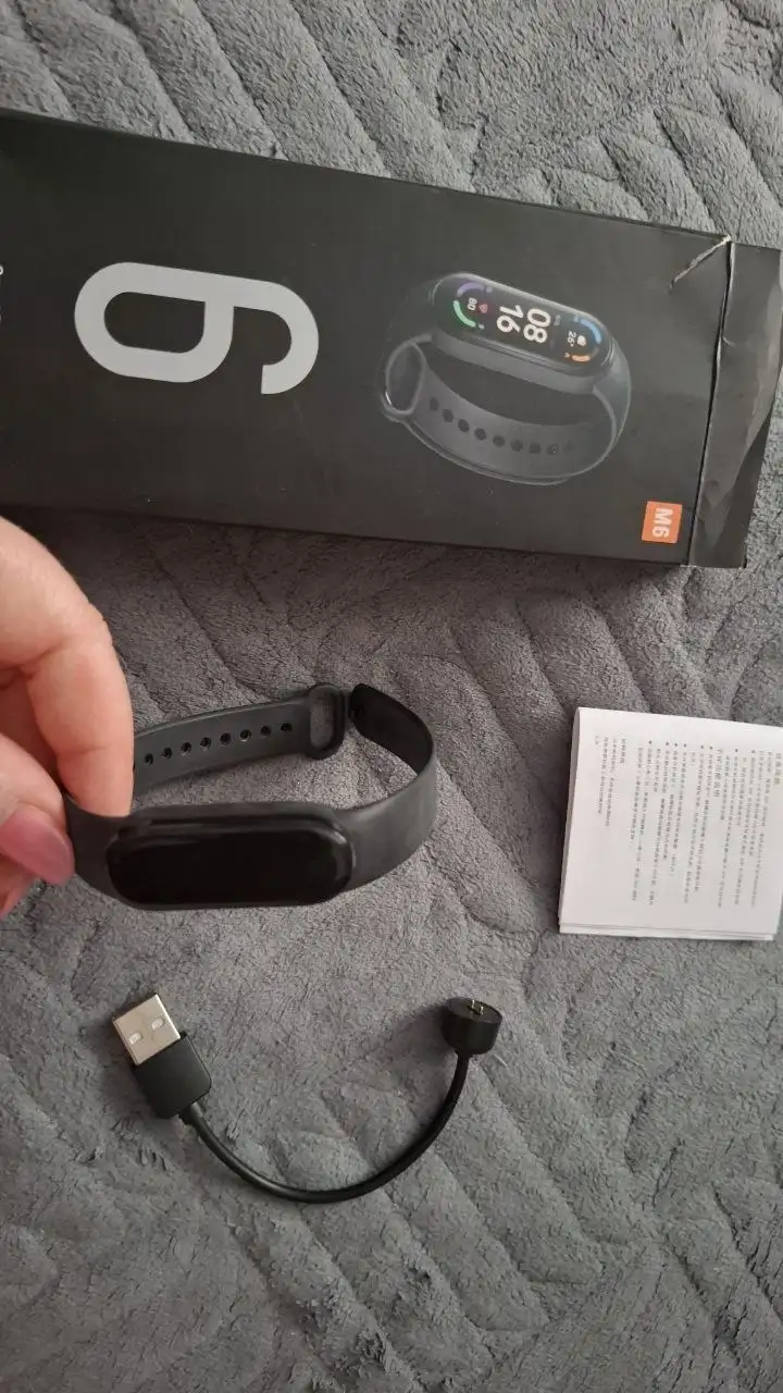 Продажа наушников, часов и вратарских перчаток - Барахолка в Чебоксары