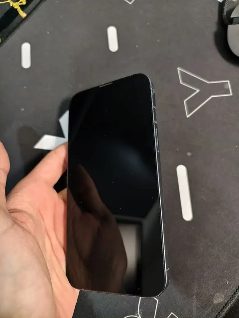 iPhone 13 Pro в идеальном состоянии - Смартфоны и аксессуары в Чебоксары