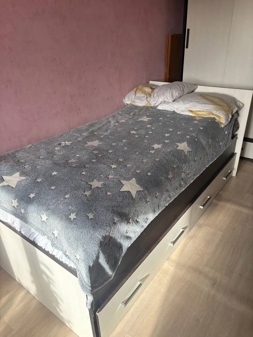 Продам односпальную кровать с матрасами - Для дома и дачи в Чебоксары