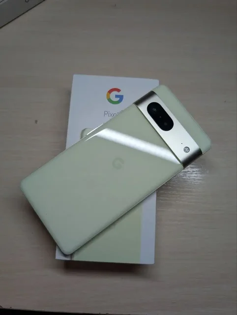 128гб iPhone SE - Комплектующие и аксессуары в Чебоксары