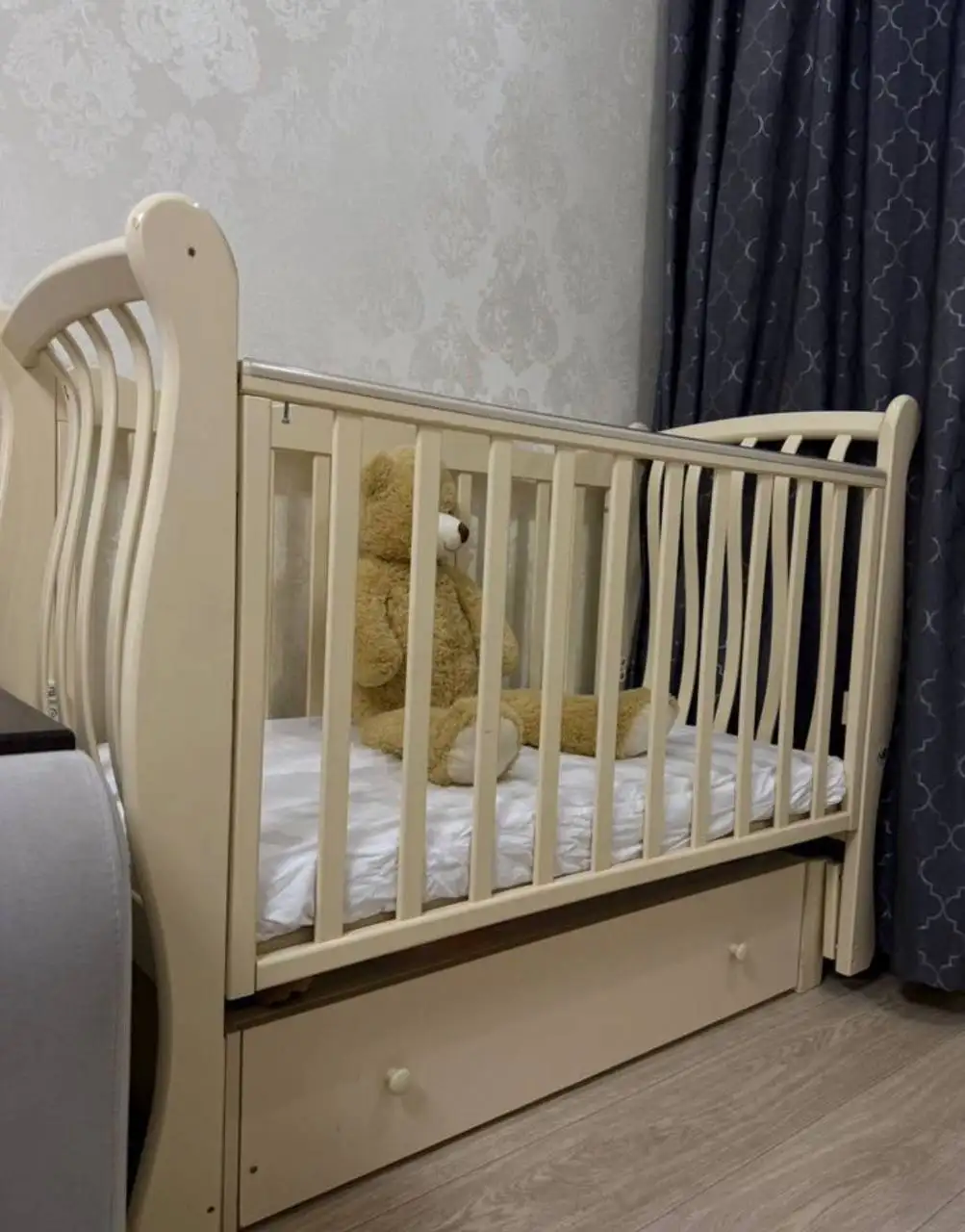Продам детскую кроватку и стульчик для кормления - Кроватки и стульчики (Товары для детей) в Чебоксары