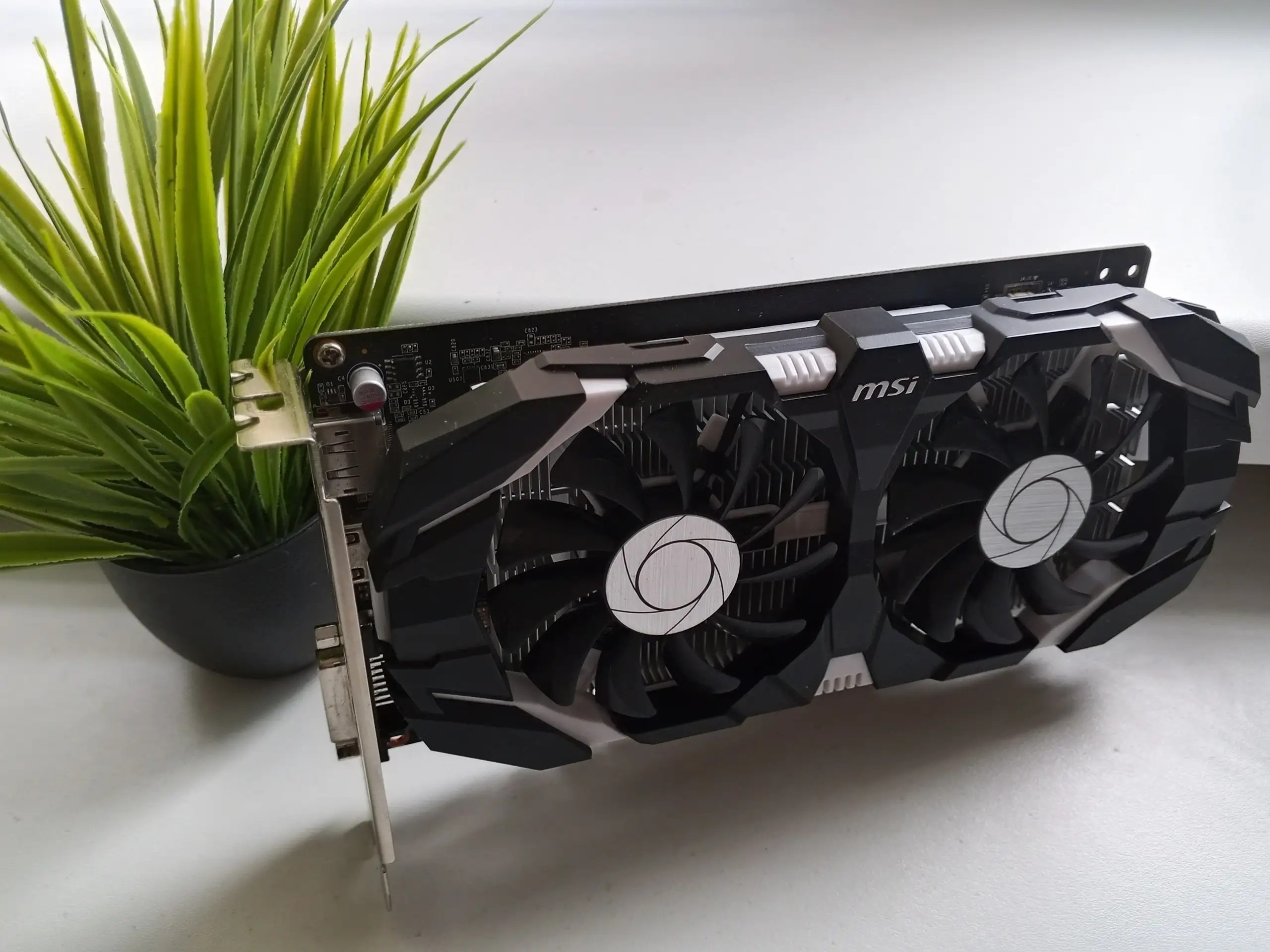 MSI GeForce GTX 1050 Ti 4GB на запчасти - Компьютерные комплектующие (Электроника) в Чебоксары