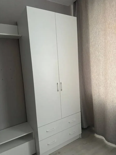 Продажа видеорегистраторов, коньков, роликов, шкафа - Барахолка в Чебоксары