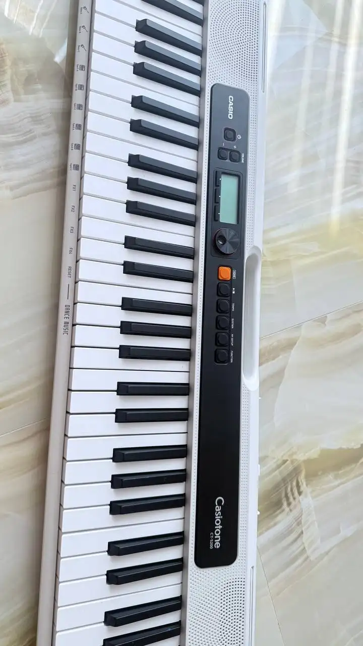 Синтезатор Casio Casiotone CT-S 200 - Музыкальные инструменты (Хобби и отдых) в Чебоксары