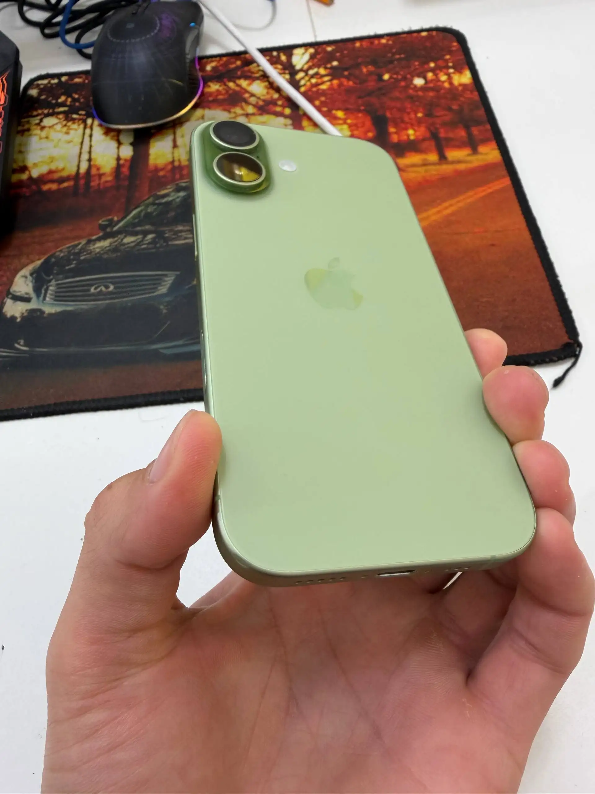 iPhone 17 256Gb eSIM Б/У - Смартфоны (Электроника) в Чебоксары