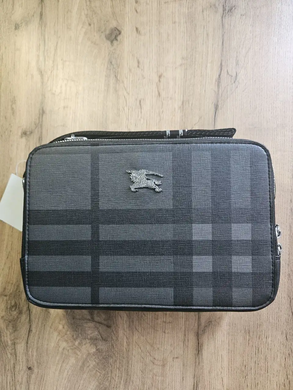 Сумки через плечо Dior и Burberry - Сумки (Одежда) в Чебоксары
