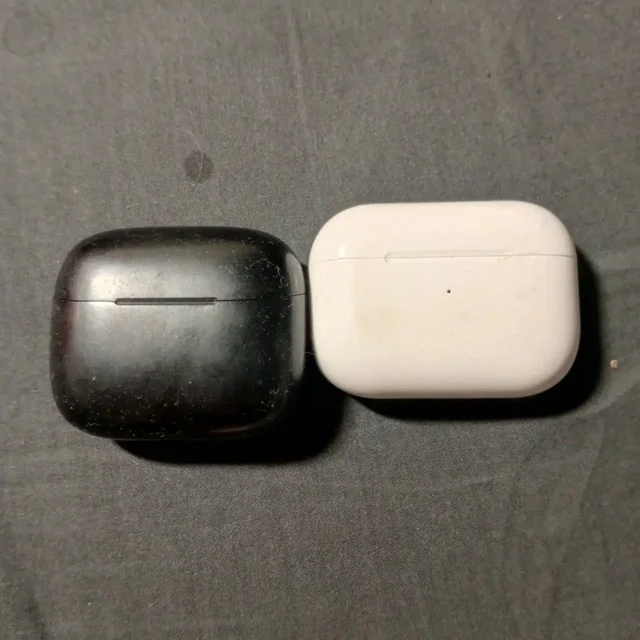 Наушники Hoco EQ2 и копия AirPods - Аксессуары для телефонов в Чебоксары