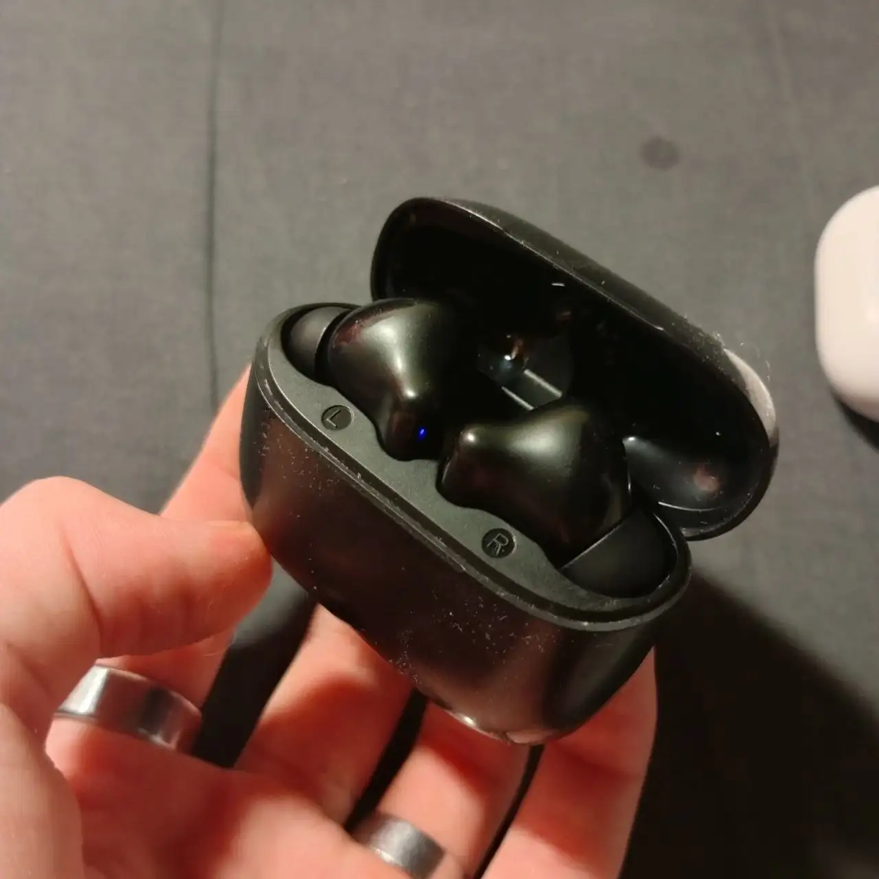 Наушники Hoco EQ2 и копия AirPods - Наушники (Электроника) в Чебоксары