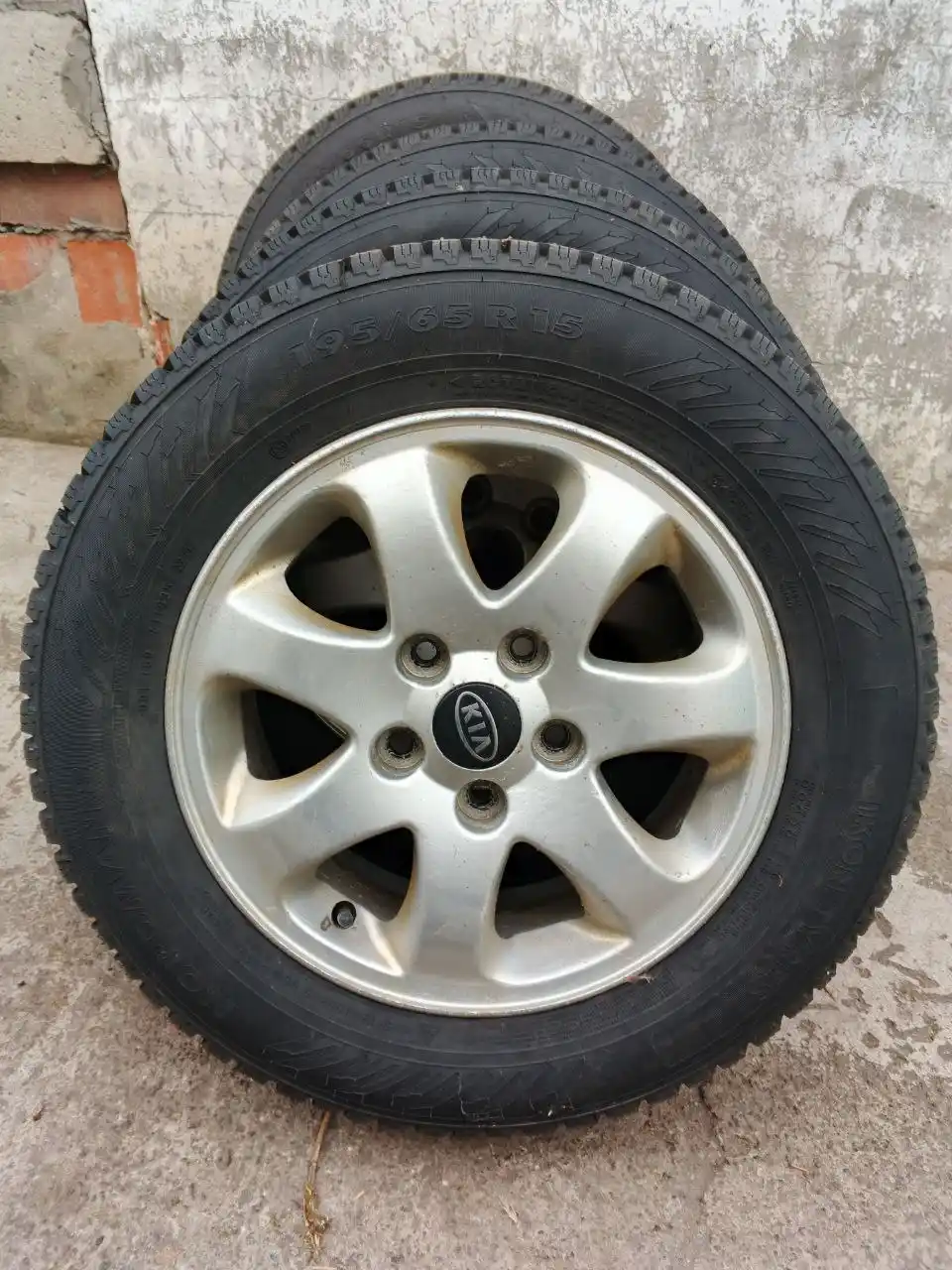 Продам зимние шины на дисках Нордман 8