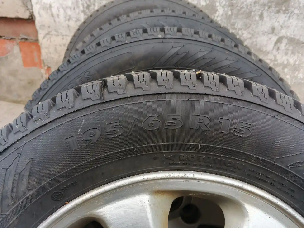 Продам зимние шины на дисках Нордман 8