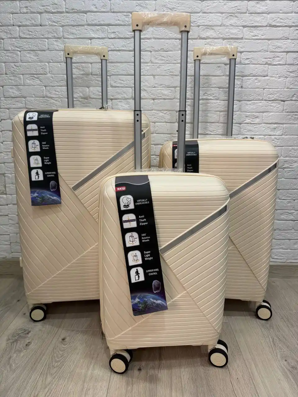 Продажа чемоданов на колесиках