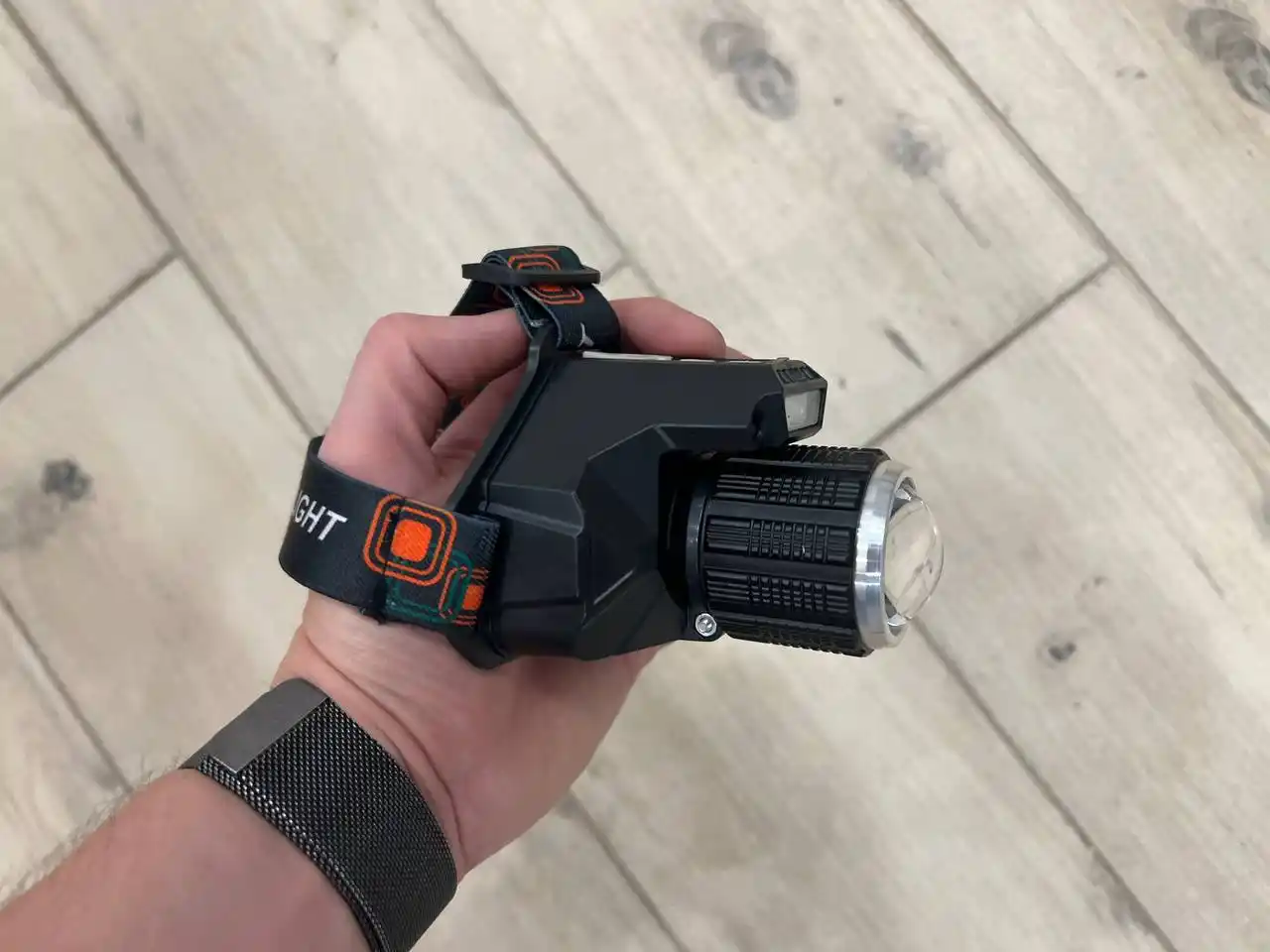 Налобный фонарь