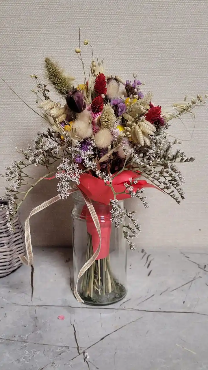 Маленький букетик из сухоцветов