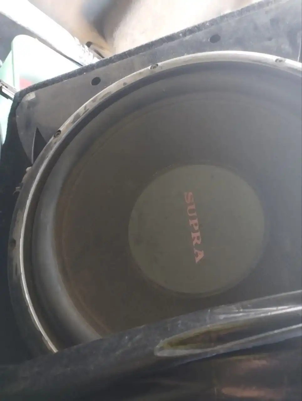 Магнитола сенсорная с динамиками и сабвуфером