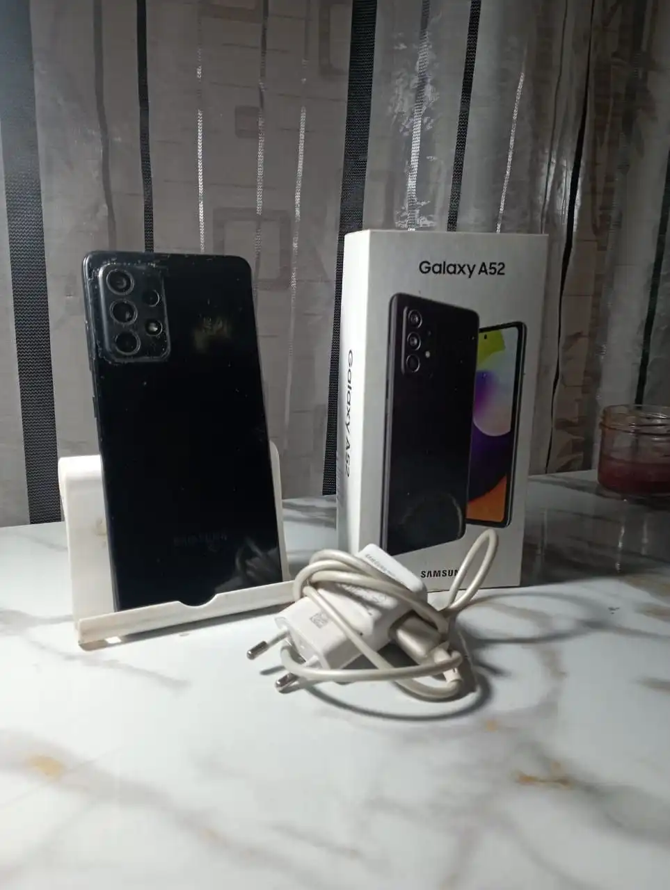 Продаю телефон Samsung A52