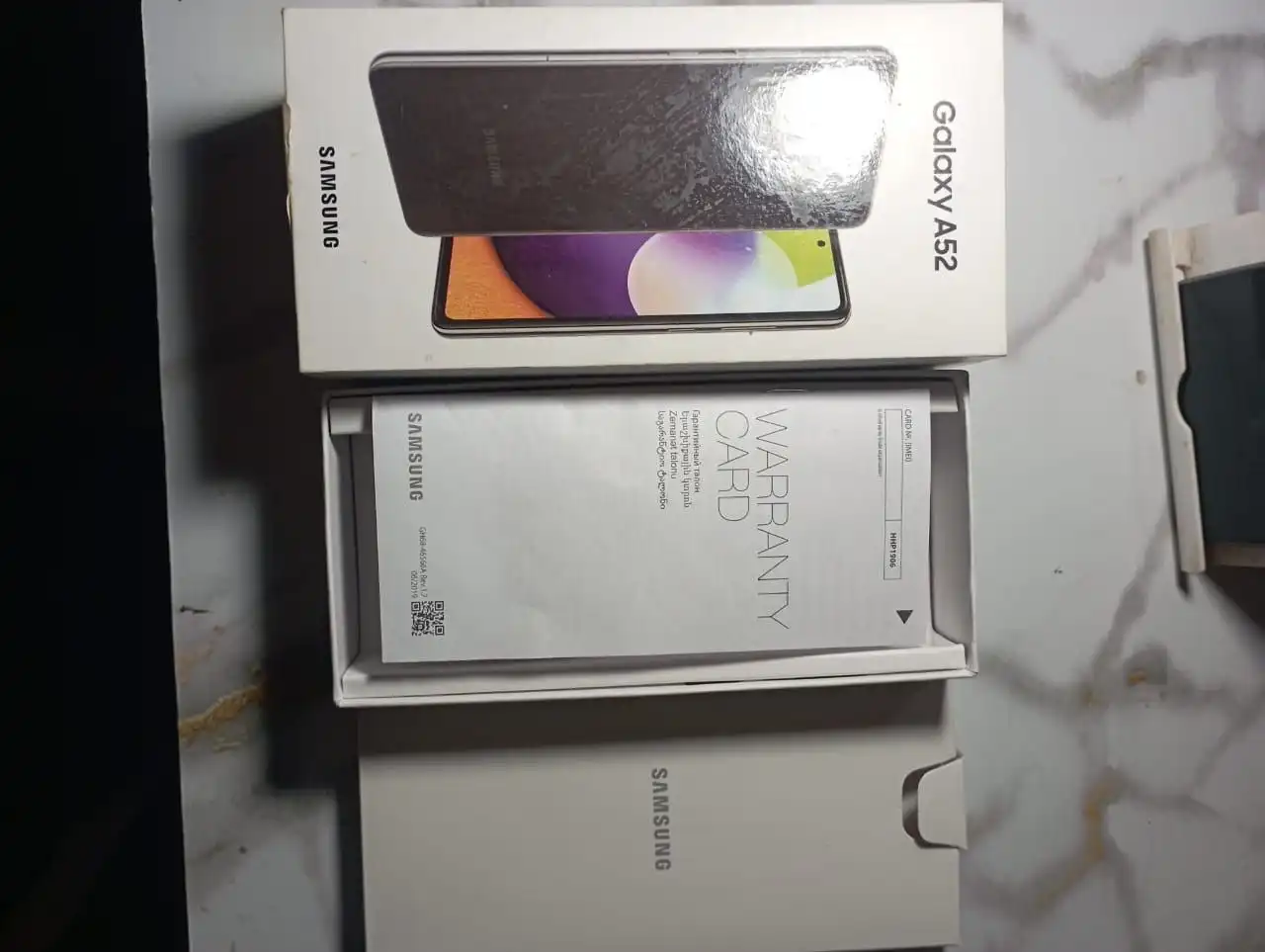 Продаю телефон Samsung A52