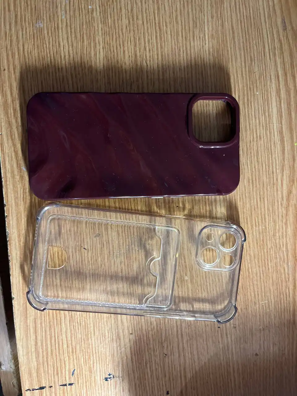 Чехлы на iPhone 13