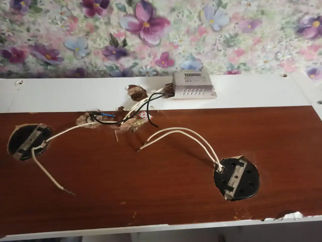 Шкаф для ванны