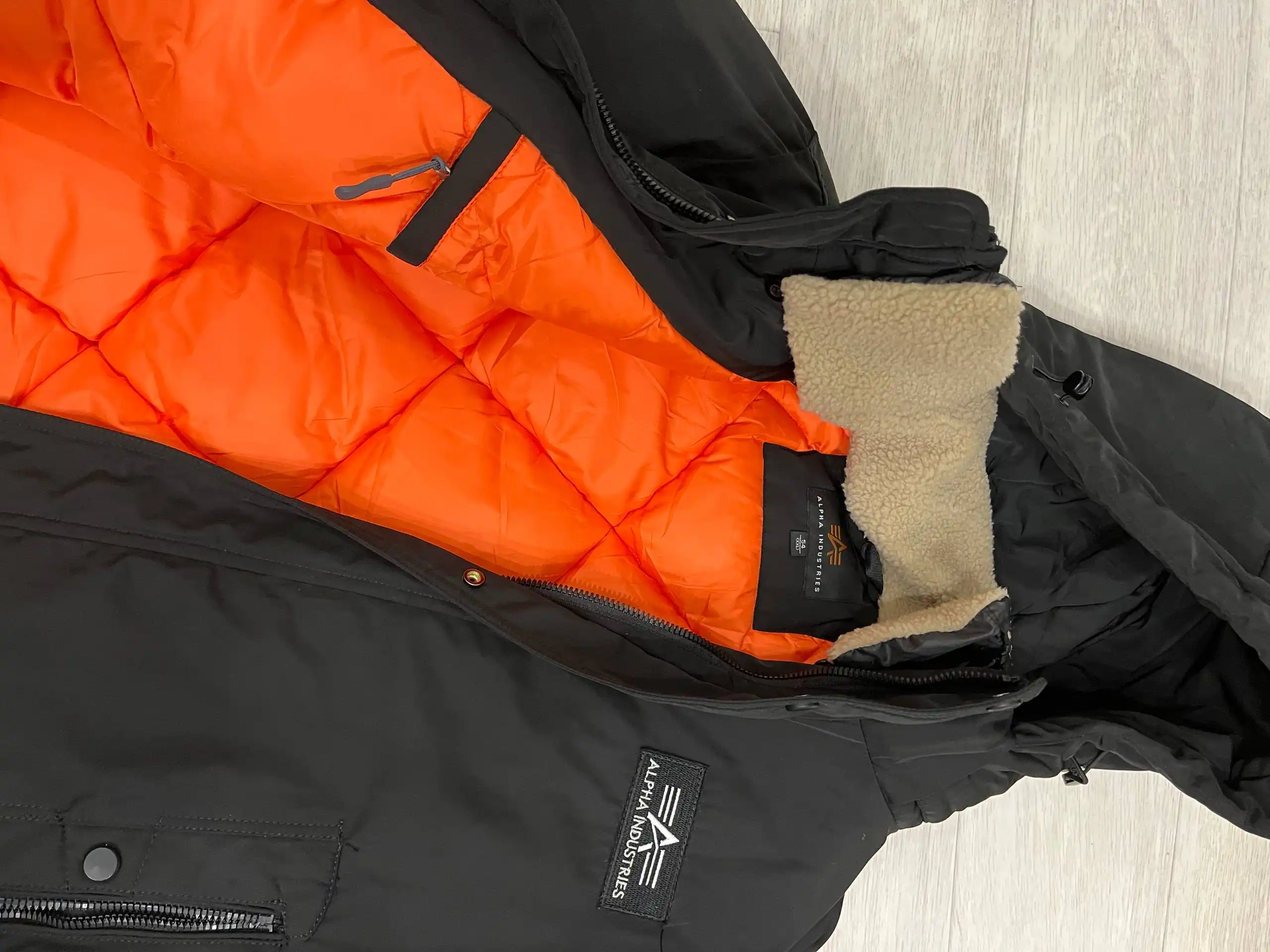 Продажа зимней куртки Alpha Industries 54 размер