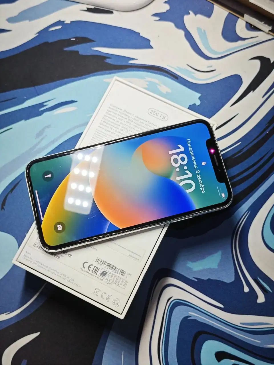 iPhone X 256 ГБ с повреждениями