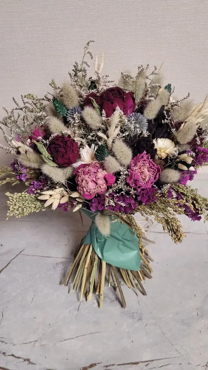 Продам букет из сухоцветов с пионами
