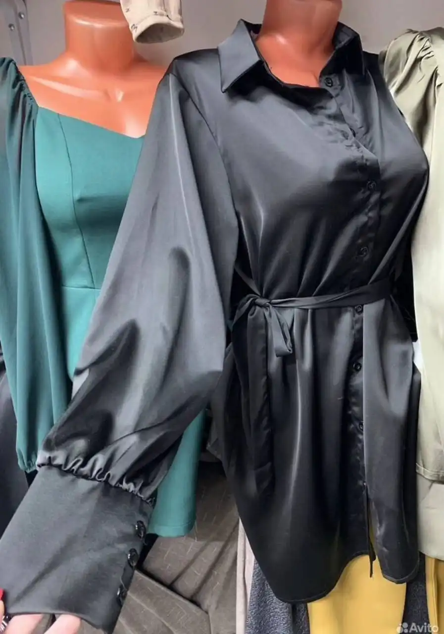 Атласное новое платье размер 42