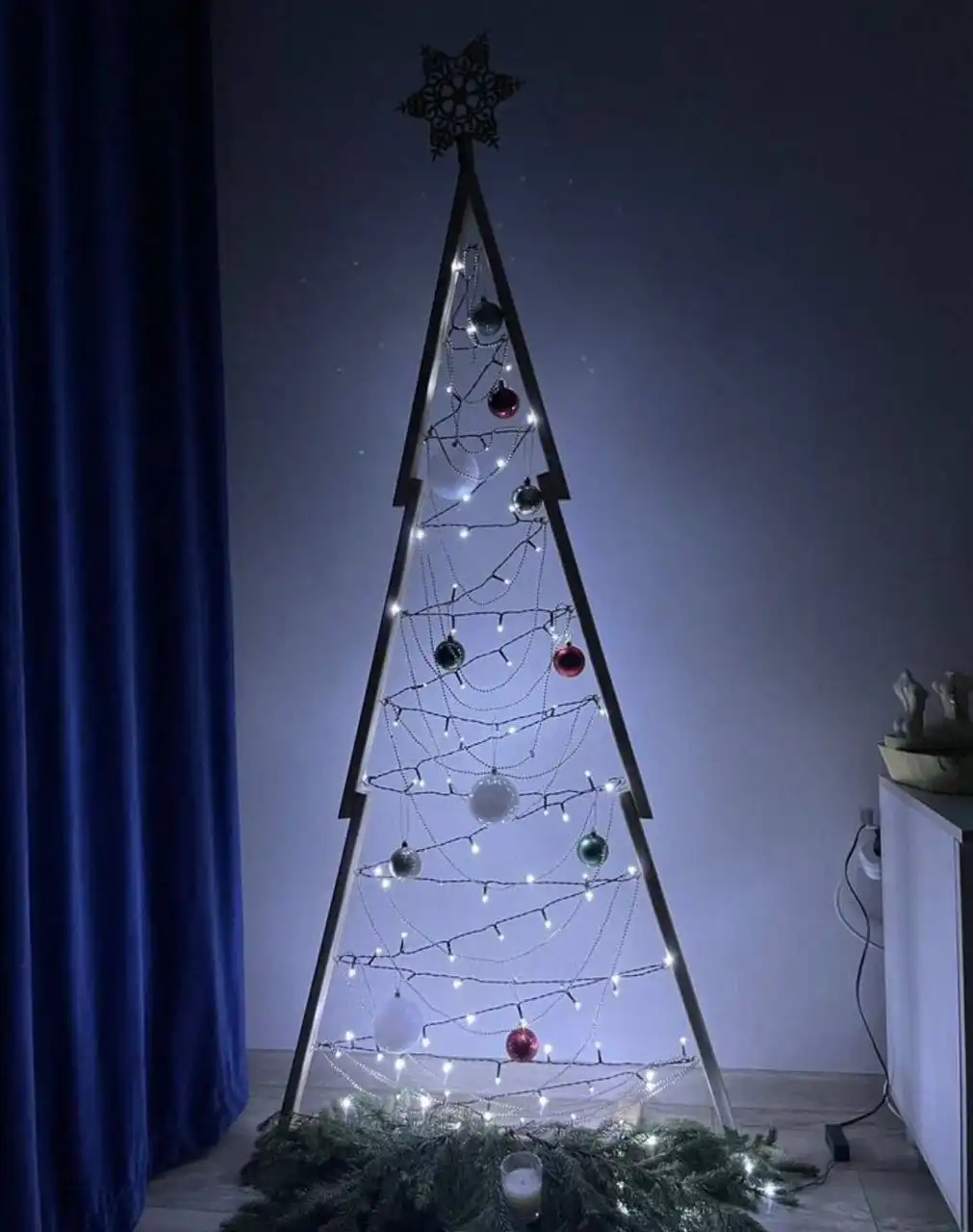 Новогодняя елка из лиственницы