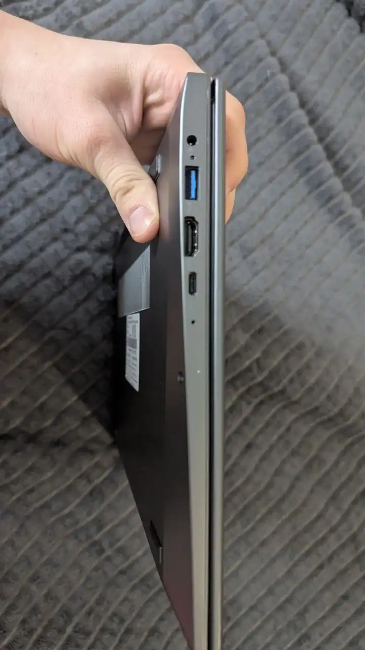 Игровой ноутбук iRU Tactio 14RLH в идеальном состоянии