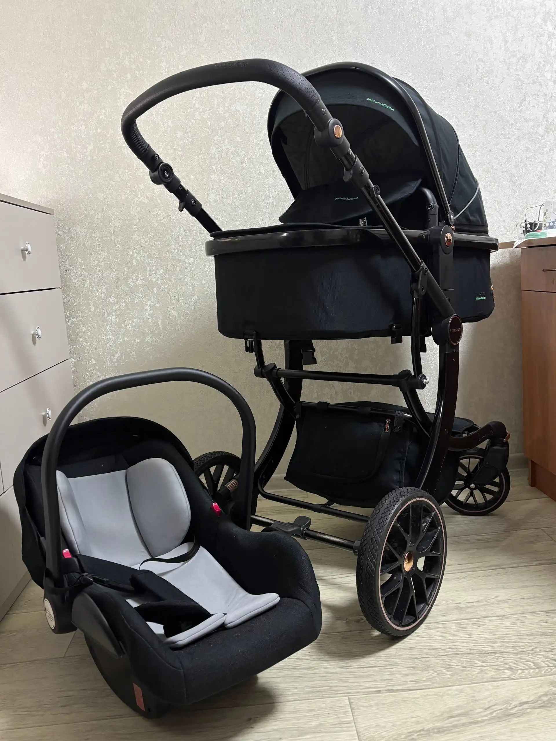 Продаю коляску 3 в 1 luxmom 601A б/у