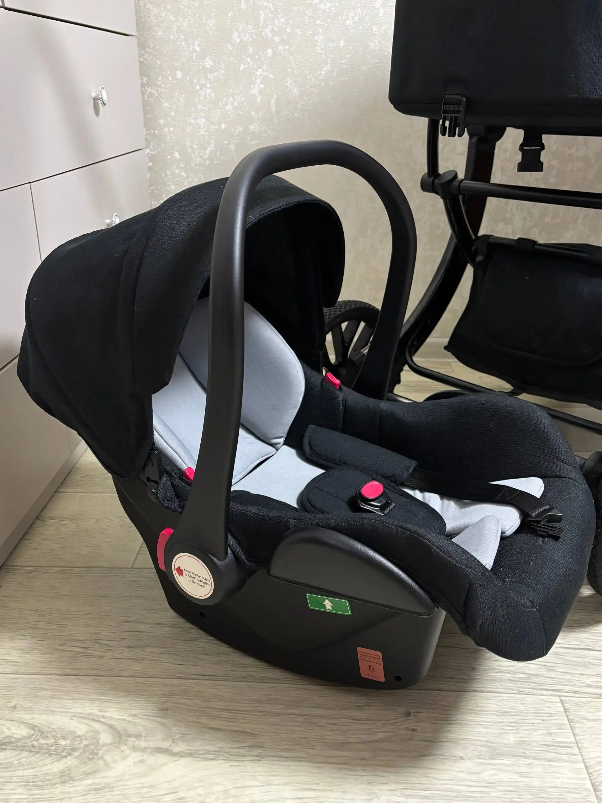 Продаю коляску 3 в 1 luxmom 601A б/у