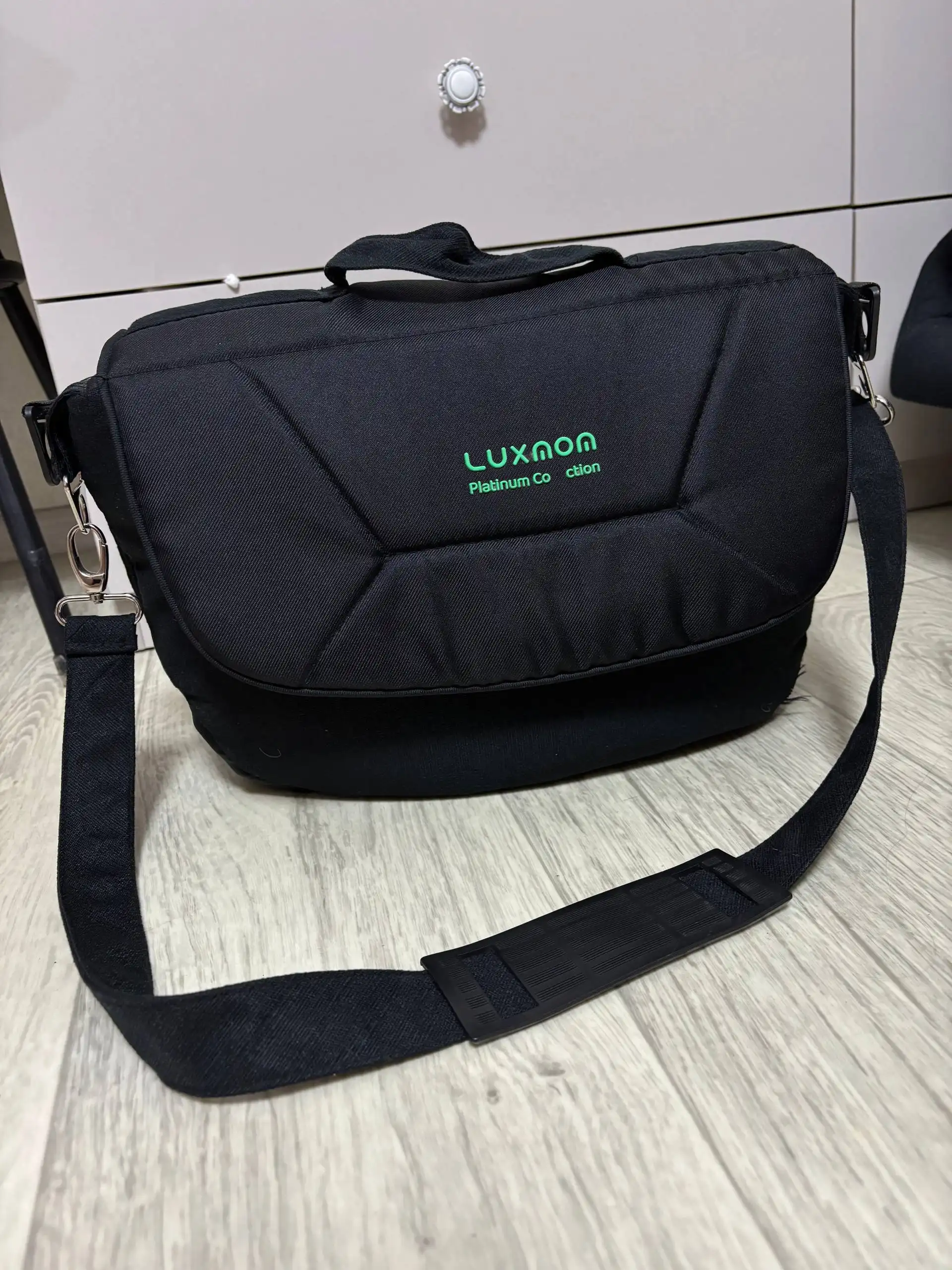 Продаю коляску 3 в 1 luxmom 601A б/у