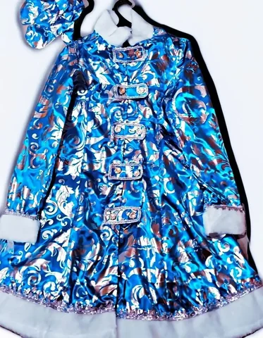 Продам комплект шубку Снегурочки и варежки - Одежда в Чебоксары