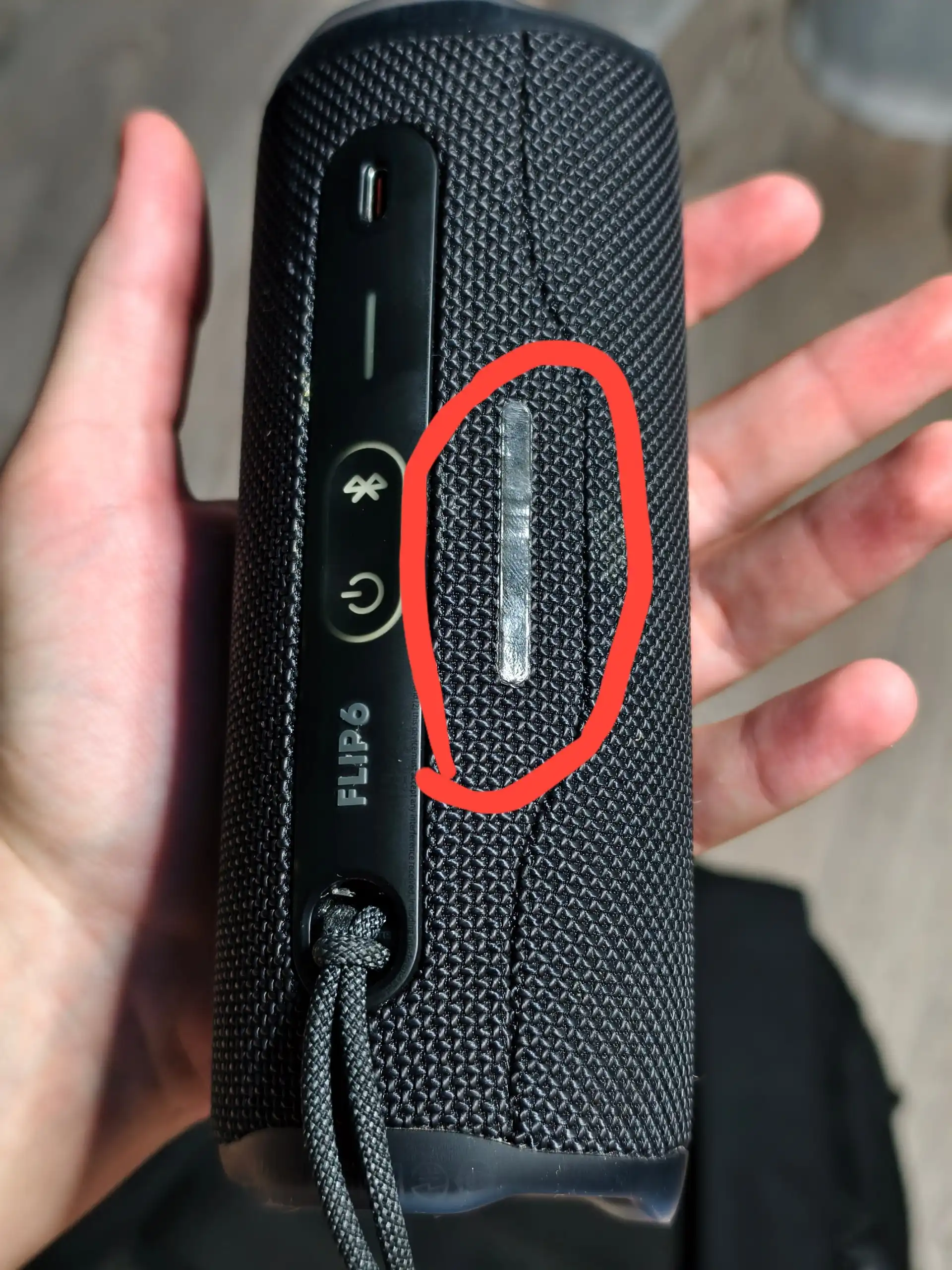 Продам оригинальную колонку JBL Flip 6