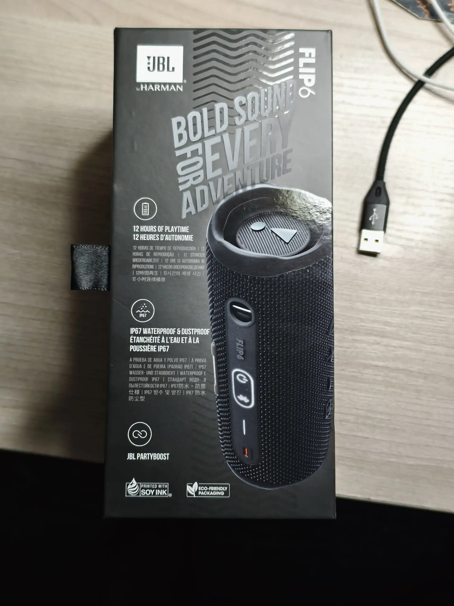 Продам оригинальную колонку JBL Flip 6