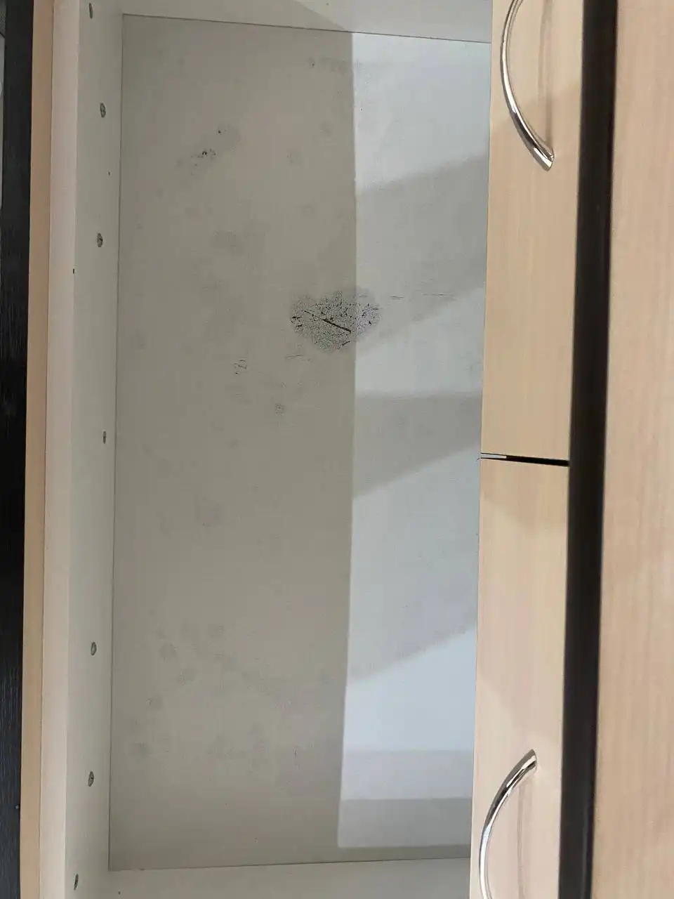 Продам косметический столик Б/У