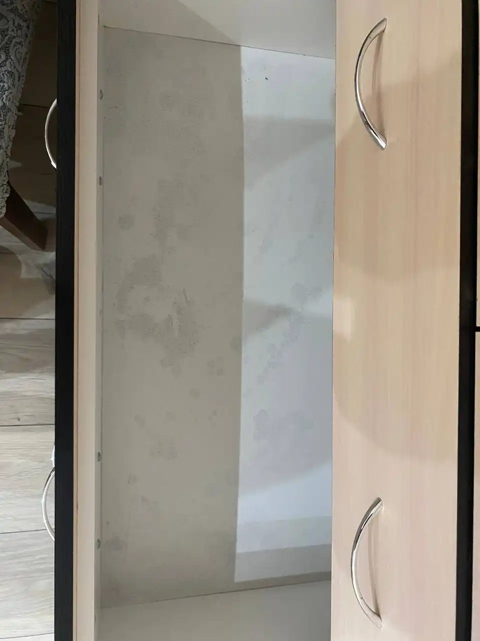 Продам косметический столик Б/У