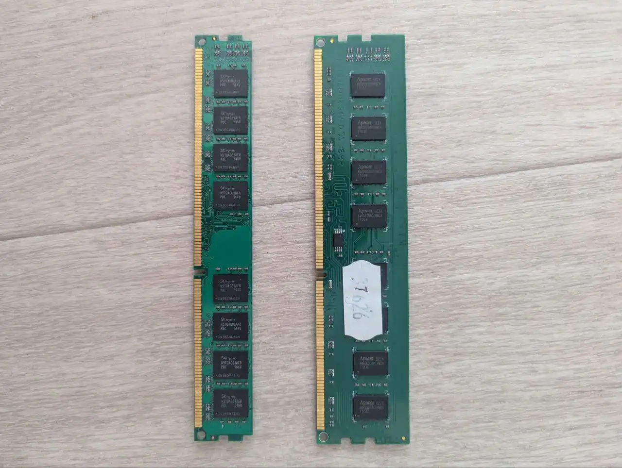 Материнская плата и 16 Гб оперативной памяти DDR3