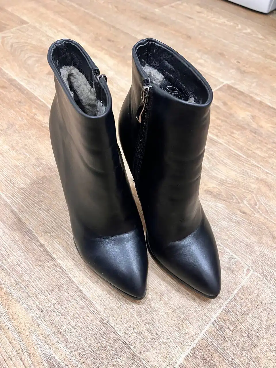 Натуральная кожаная обувь 36.5-37 размер