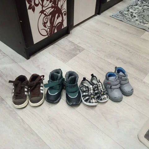 Обувь и одежда для мальчика даром - Товары для детей в Чебоксары