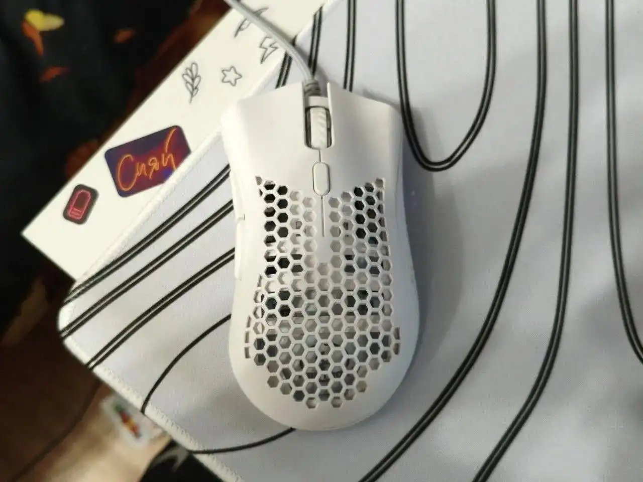 Продам компьютерную мышь и коврик