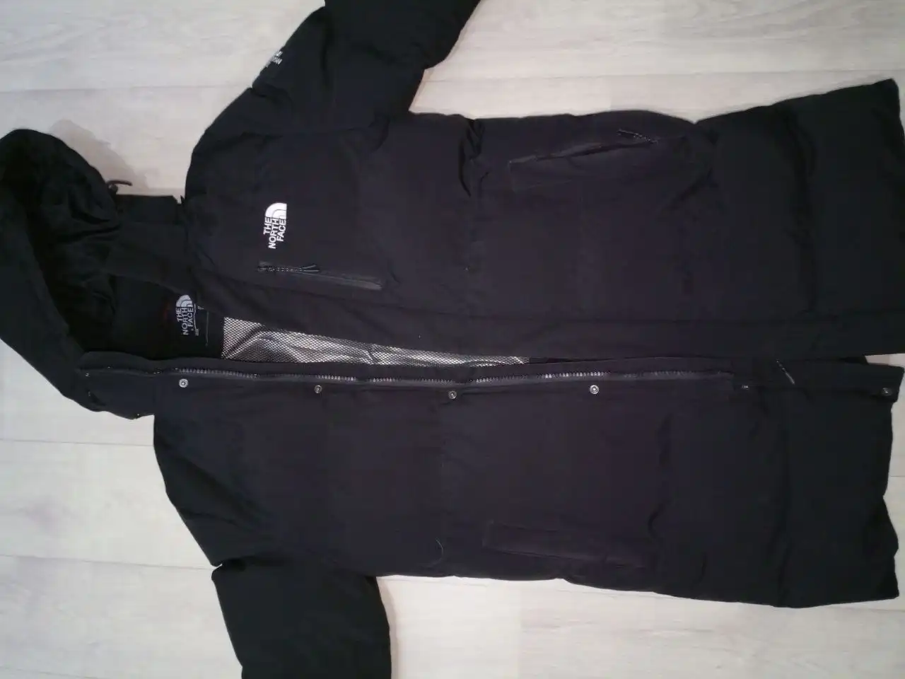 Продам зимнюю куртку 60 размер