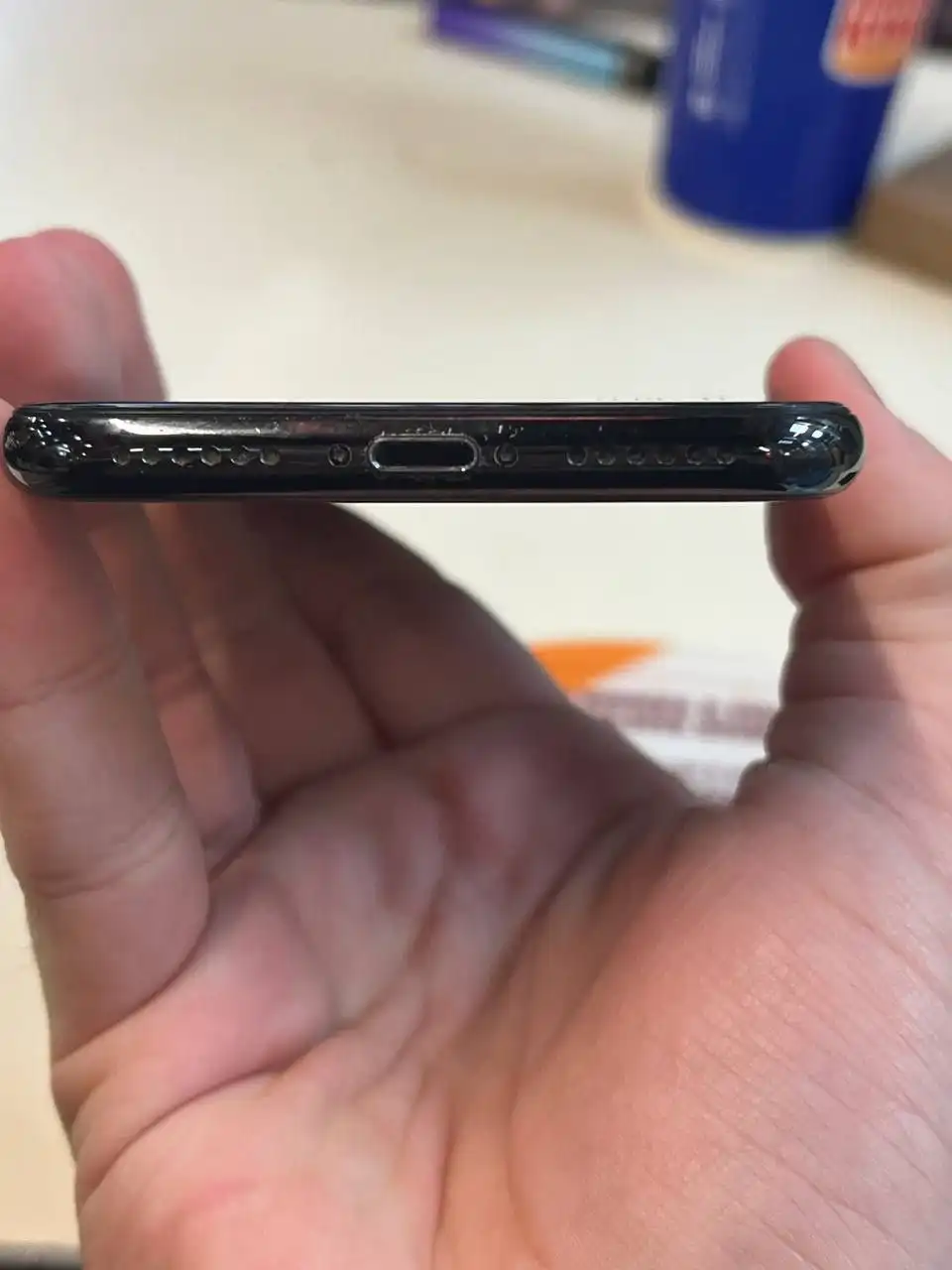 Продам телефон с неработающим тачскрином